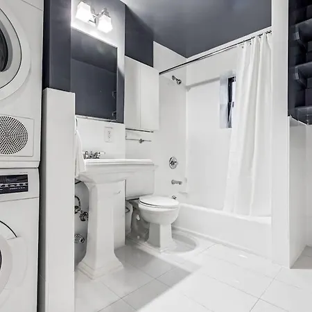 Gorgeous & Bright 3Bdr & 1Bth In Midtown Manhattan Nova Iorque Exterior foto